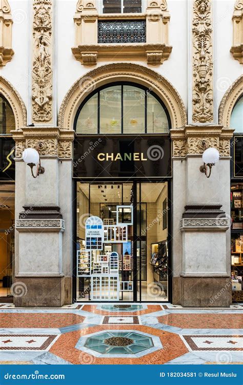 negozio chanel milano 2019